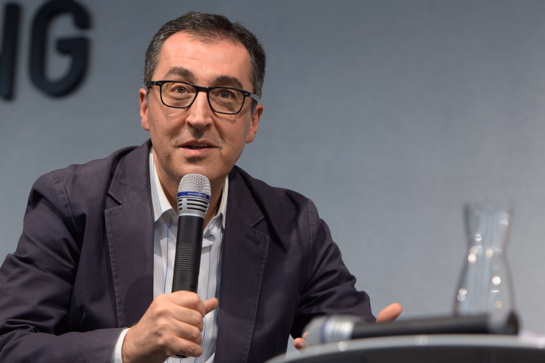 Grüne fordern klare Abgrenzung von Extremisten vor Koalitionsgesprächen 