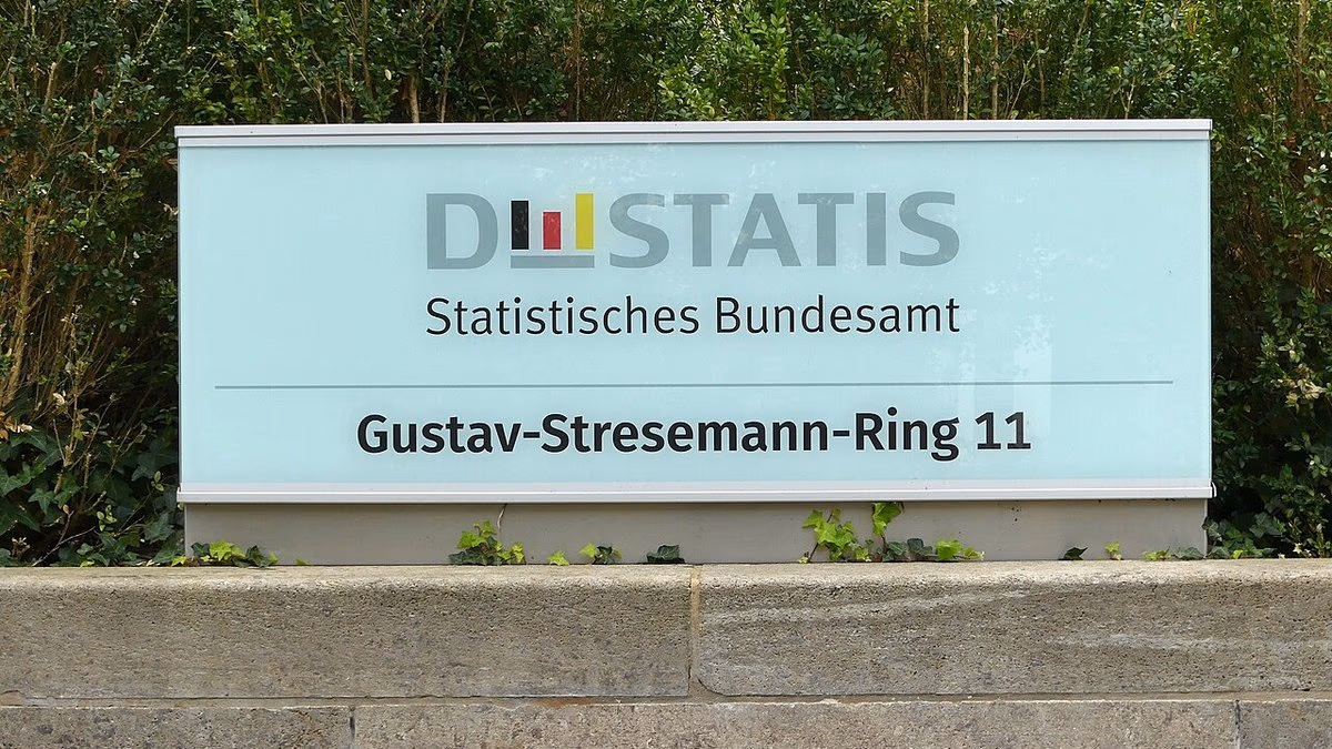 Mehr als jede neunte Person lebt in Deutschland auf zu wenig Wohnraum