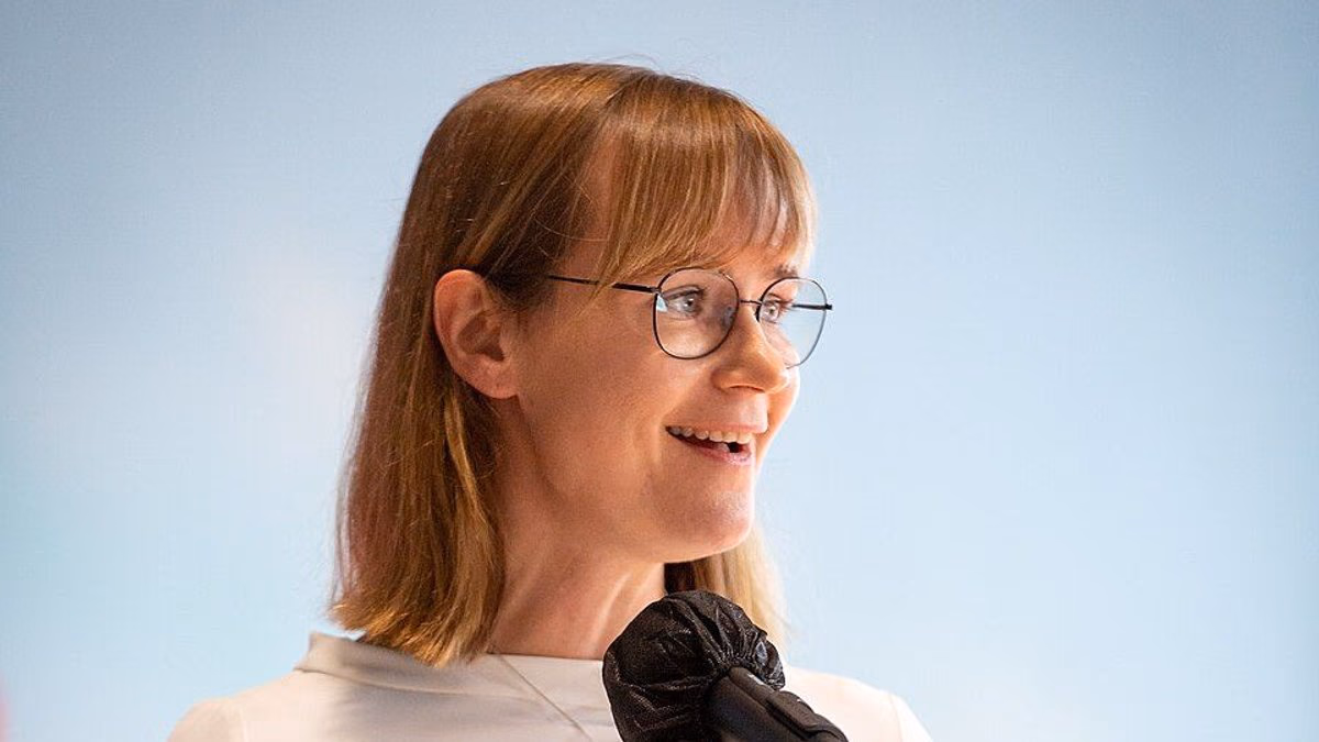Tonangebende Rede von Eva von Angern im Landtag Sachsen-Anhalt